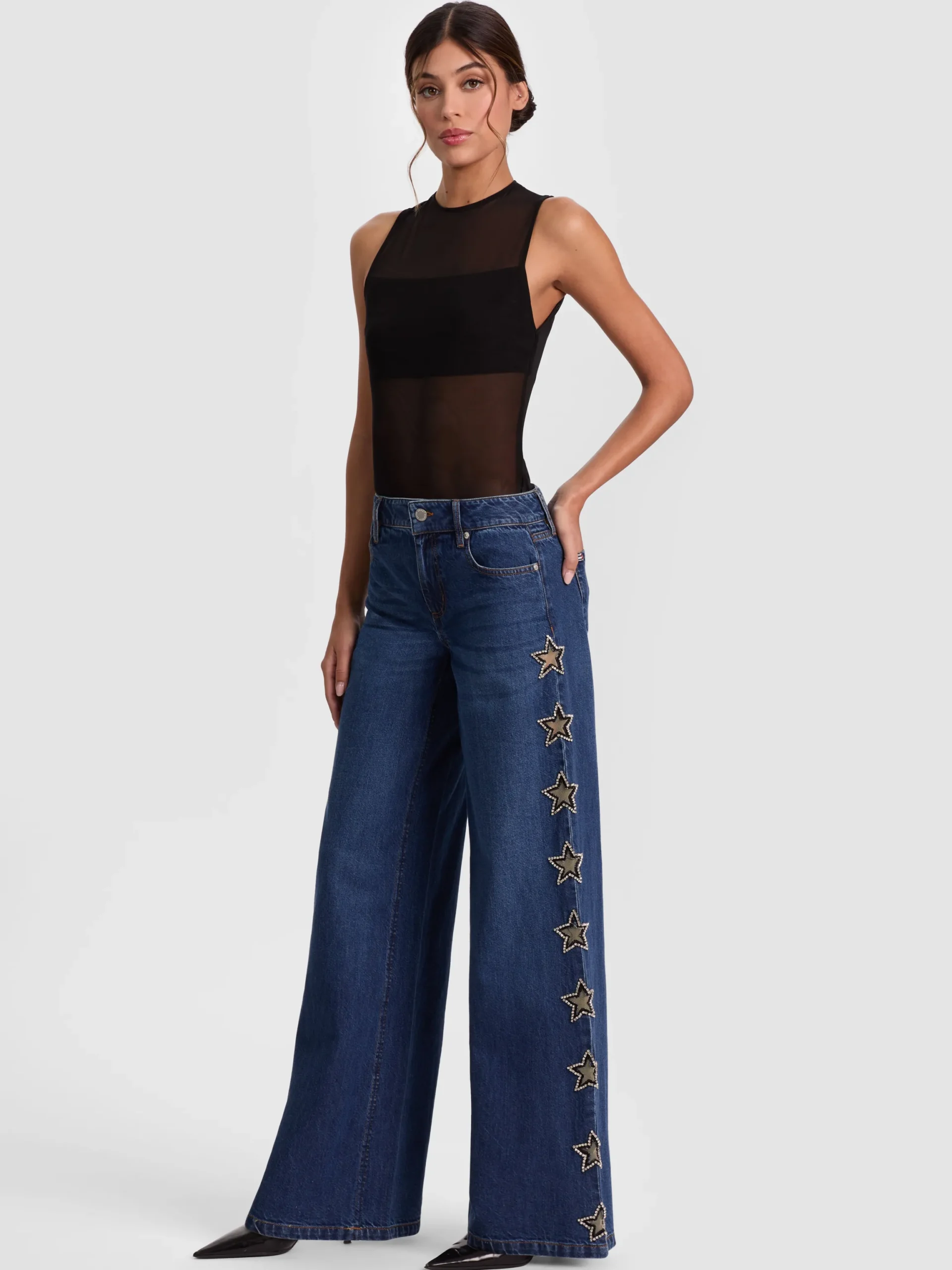 AMAZING EMBELLISHED JEAN
