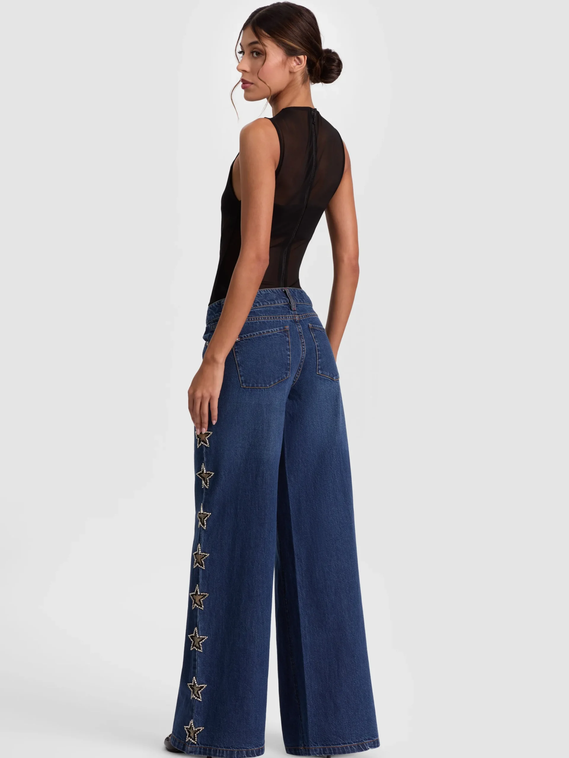 AMAZING EMBELLISHED JEAN
