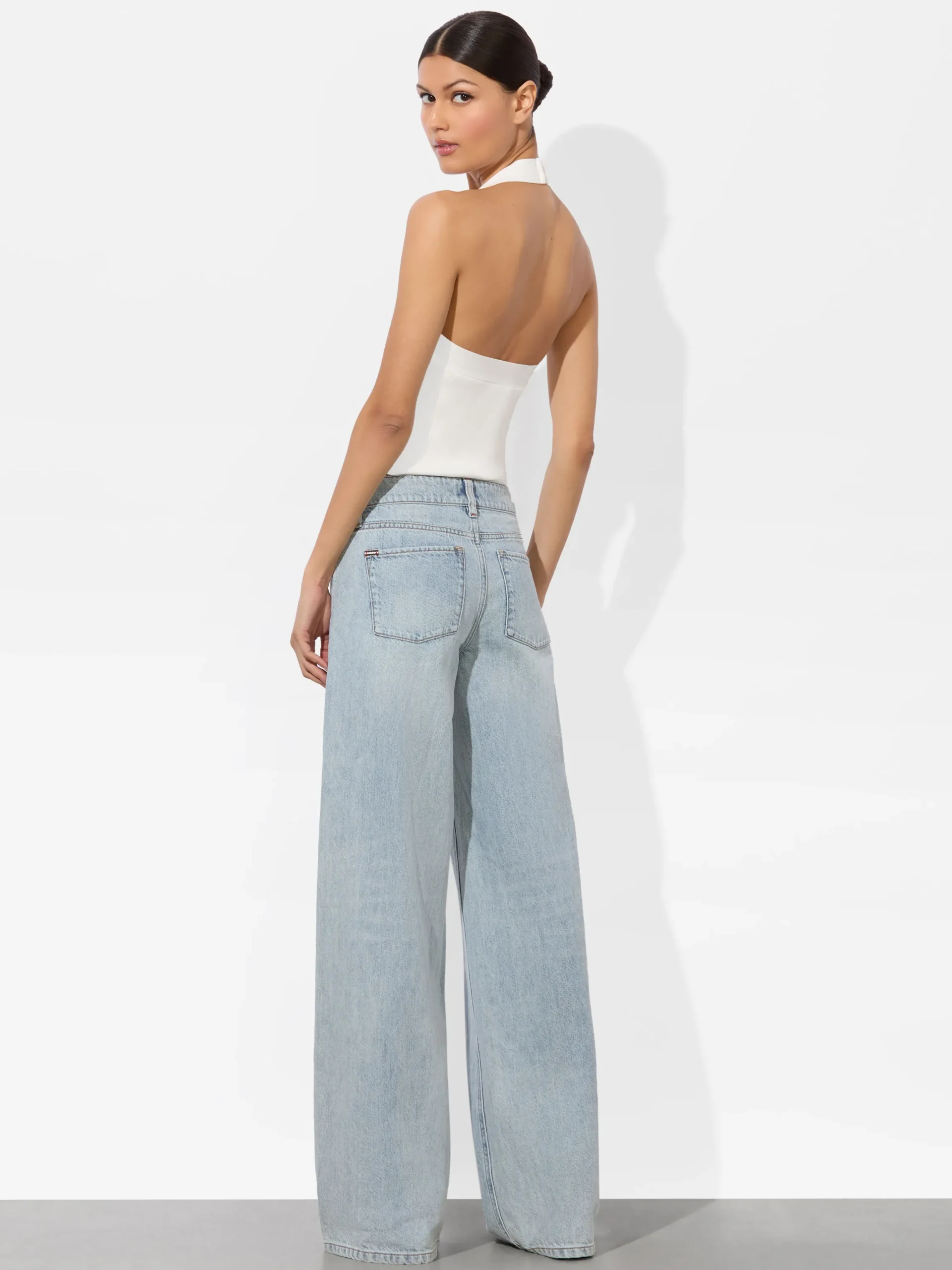 AMAZING JEAN