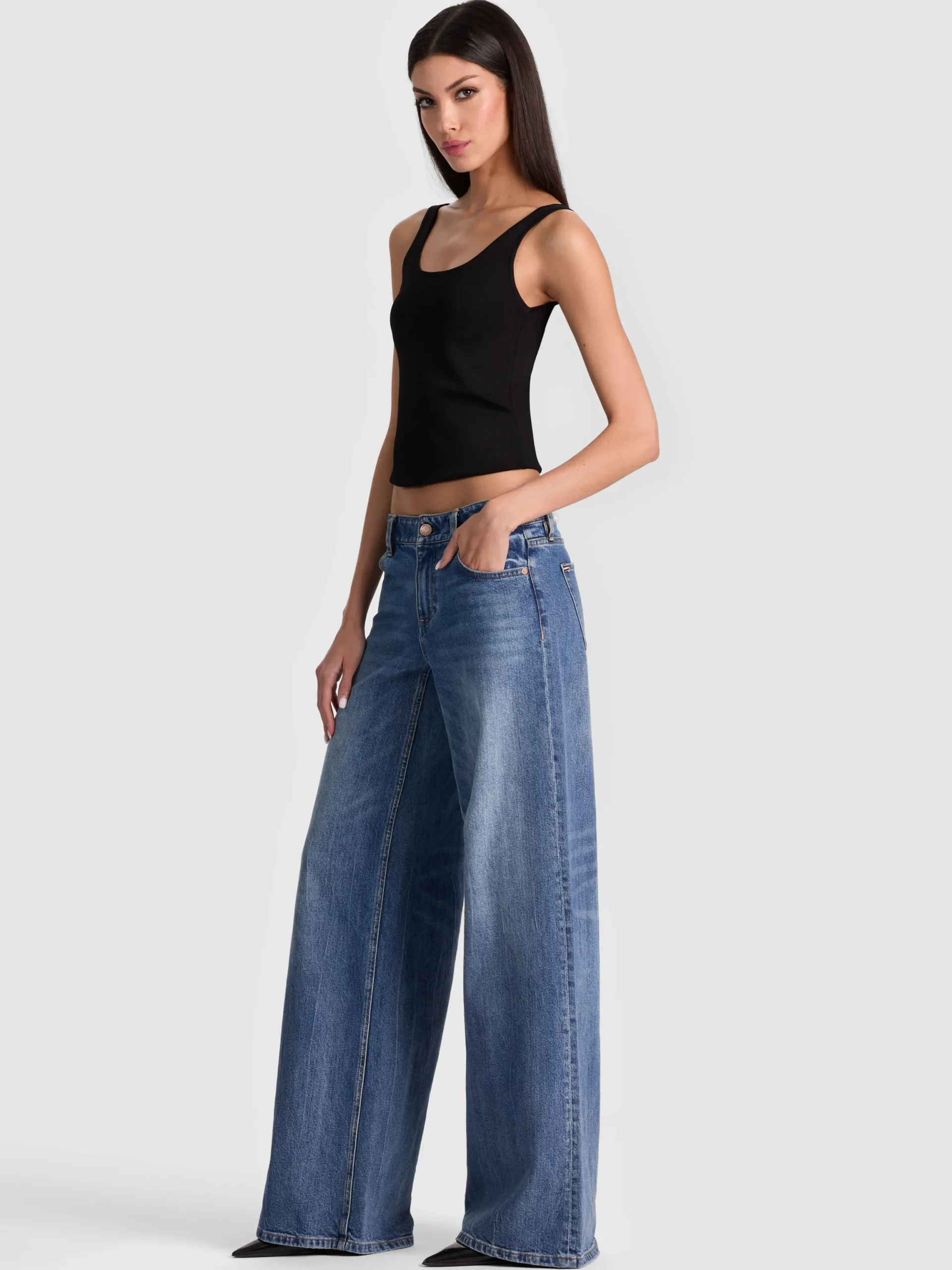 AMAZING JEAN