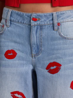 AMAZING JEAN