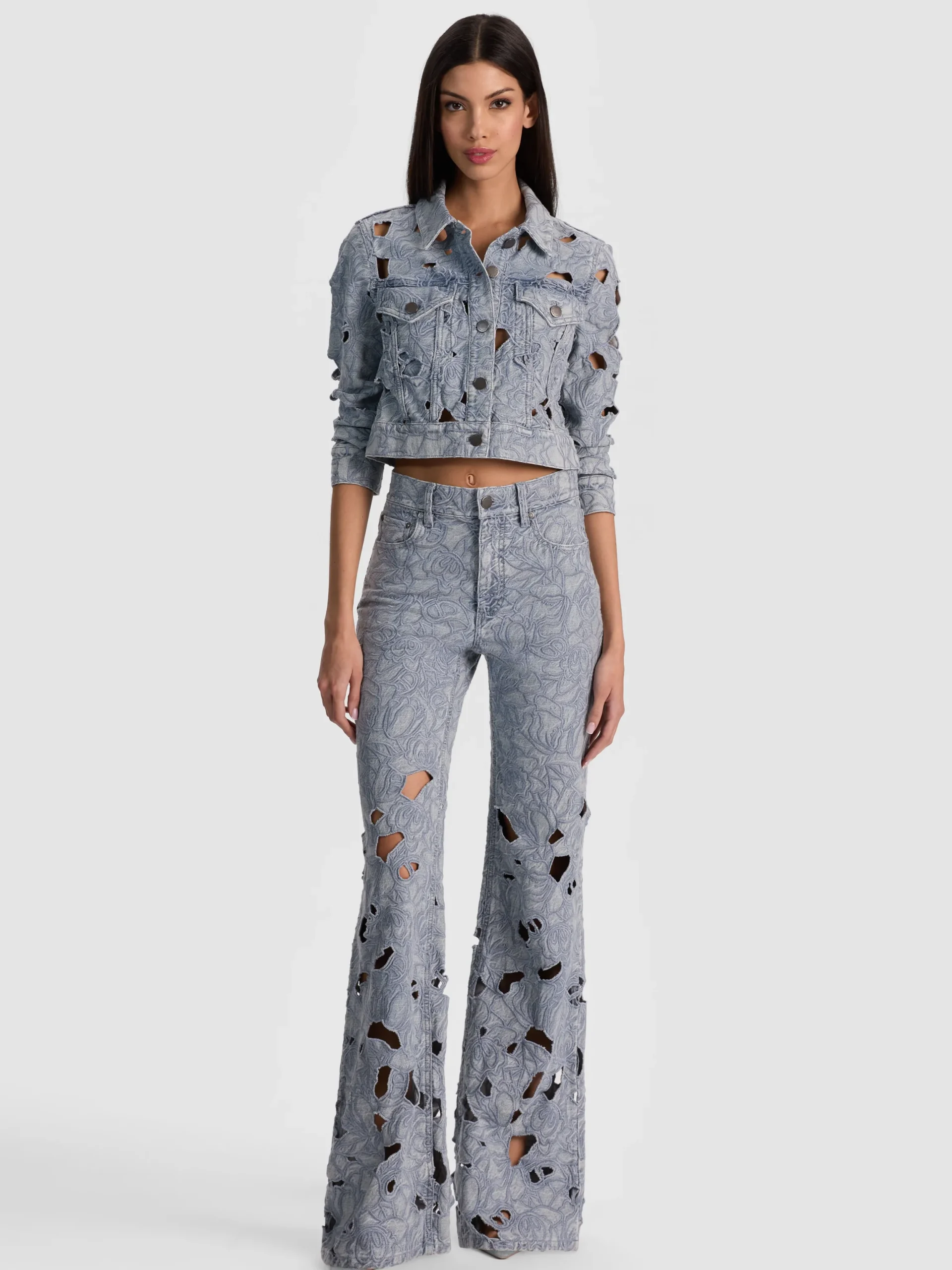 CHIC LASER-CUT JEAN