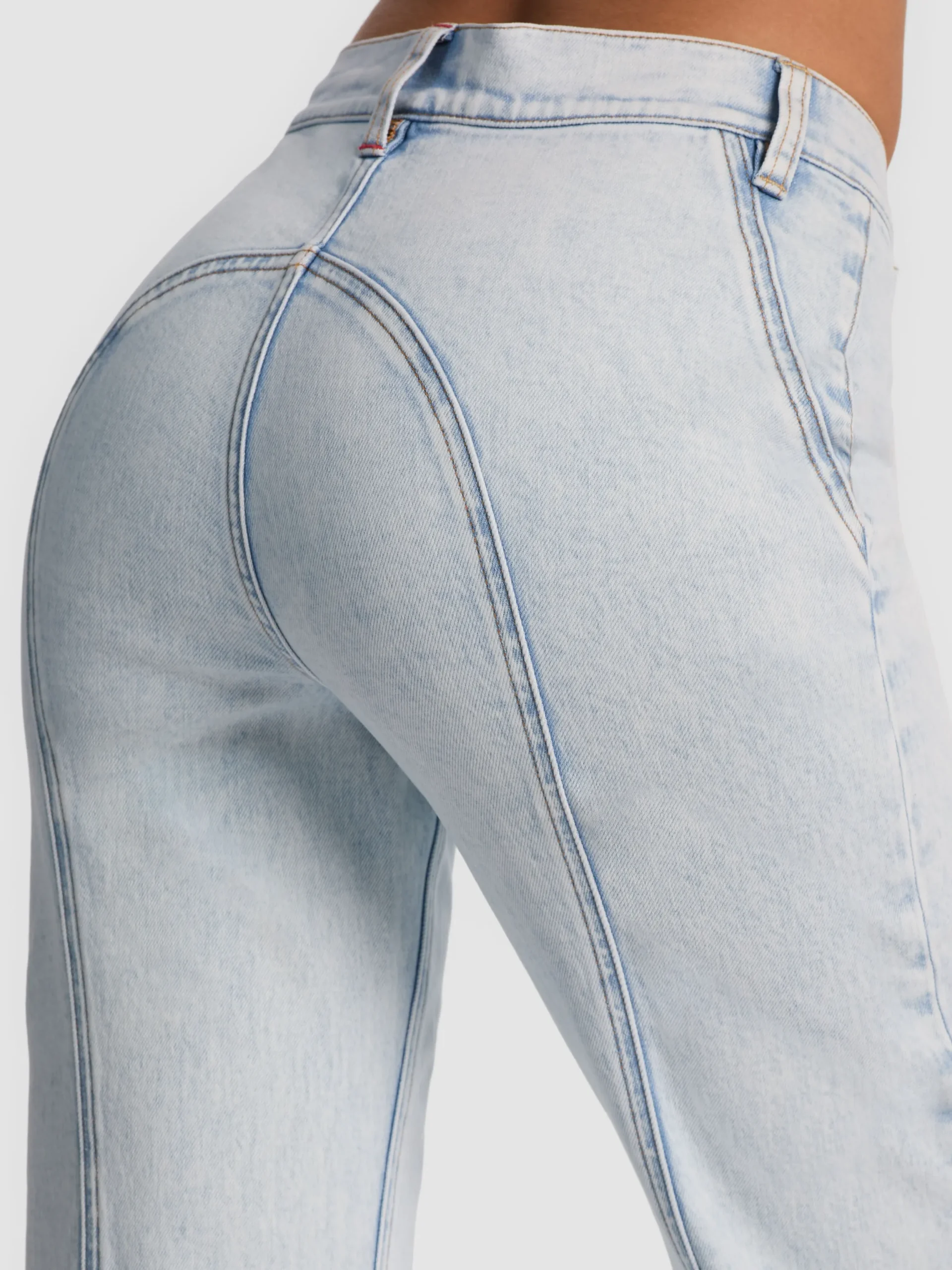 GORGEOUS JEAN