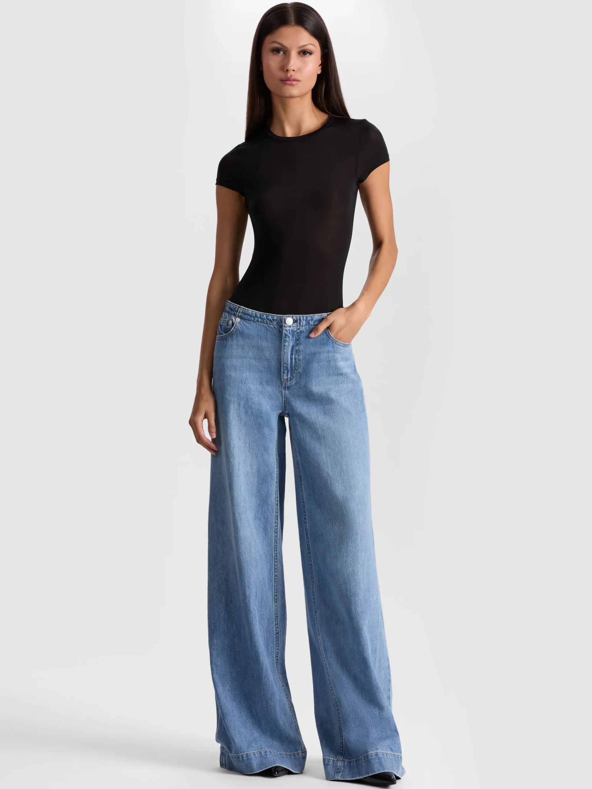 HOTTIE SHORT SLEEVE BODYSUIT