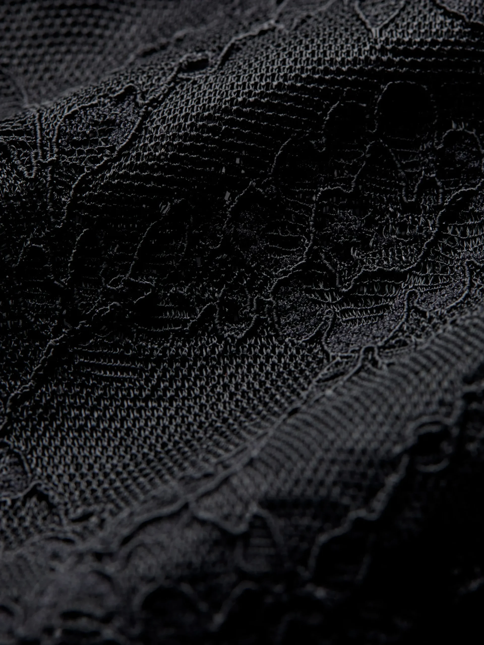 TAEYN LACE BODYSUIT