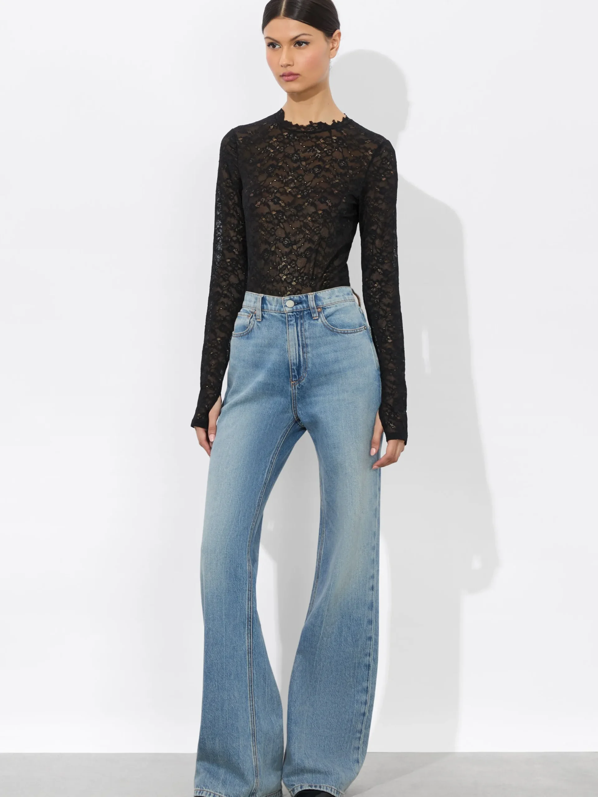 TAEYN LACE BODYSUIT