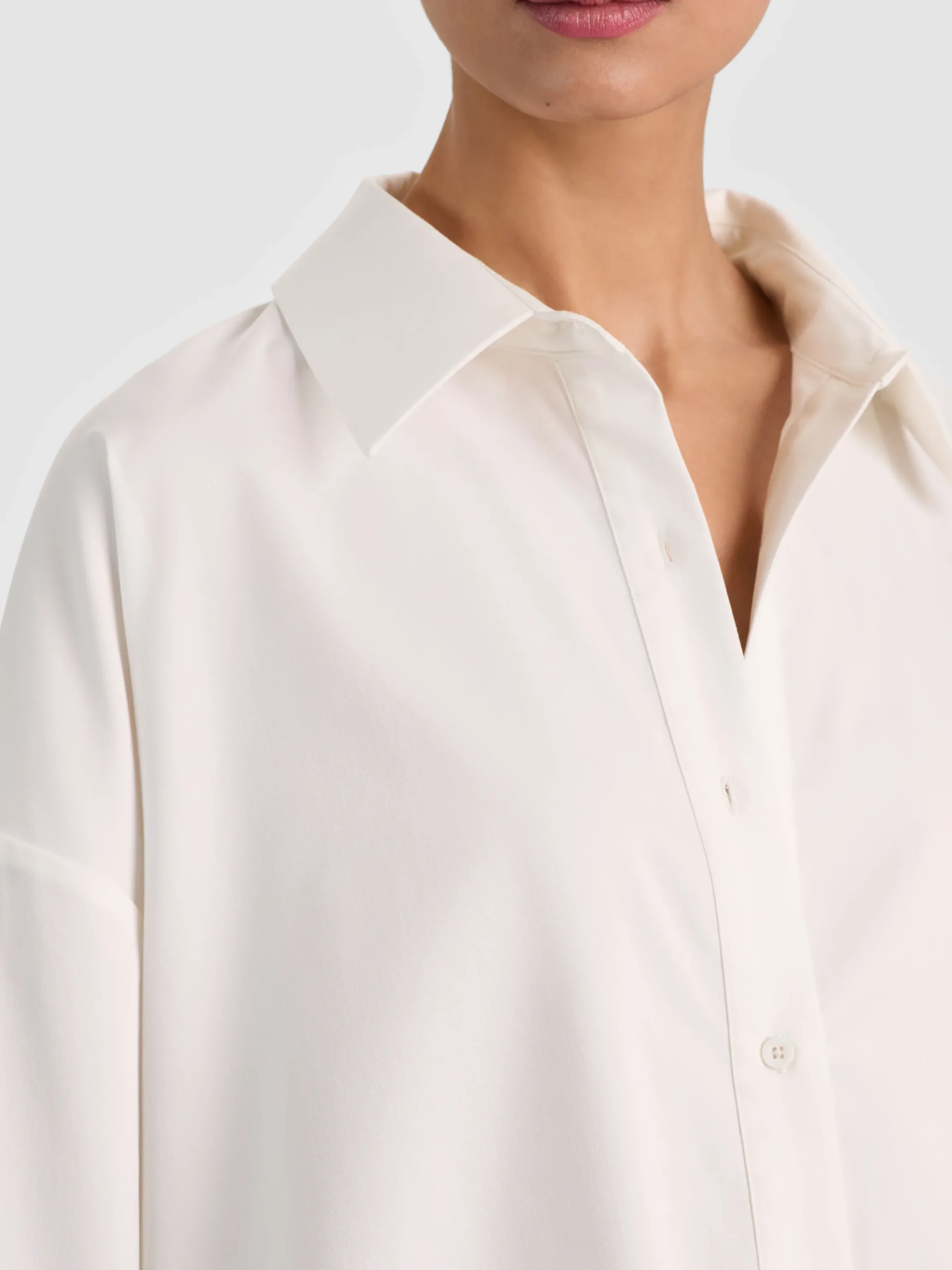 TOBIE CINCHED BUTTON DOWN